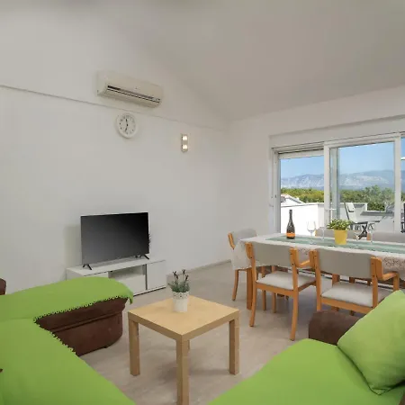 Lavendel By Interhome Semesterbostad Dobrinj